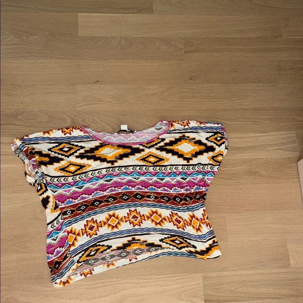 Forever 21 Multicolor Aztec Print Short Sleeve Top